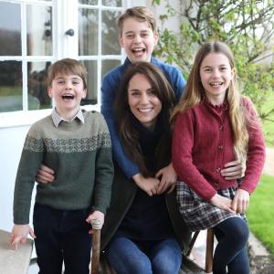 Princess Kate admits to editing family pic; apologises