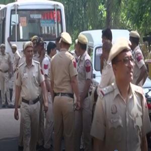 AAP workers marching towards BJP HQ detained