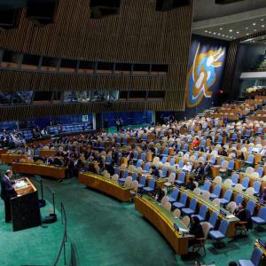 UN resolution asks Israel to quit, India abstains