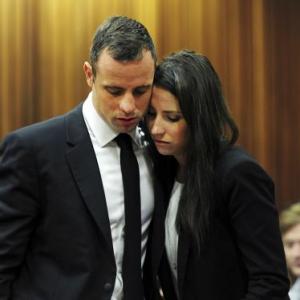 'Pistorius' girlfriend Steenkamp was first shot in hip'