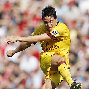 Arsenal's Nasri out for a month after knee surgery