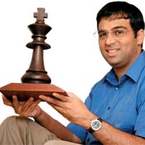 Anand, Carlsen set for No. 1 battle at London