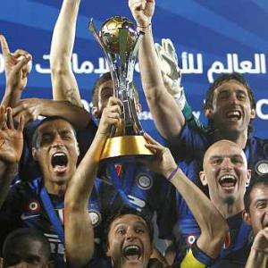 Inter Milan win world title, give Benitez boost