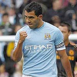 Tevez changes mind, decides to stay at Man City