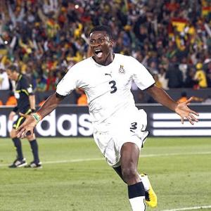 Late Gyan penalty gives Ghana win over Serbs