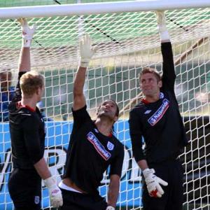 Images: English goalkeepers in blunderland