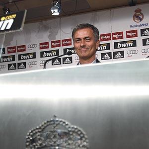 Real Madrid unveil new coach Mourinho