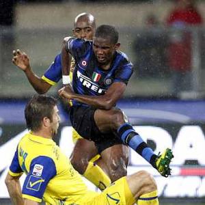 Inter lose again as Eto'o does 'Zidane' headbutt