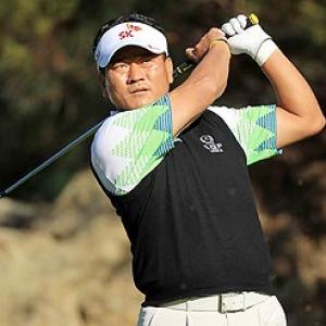 Choi stands tall in strong Sherwood winds