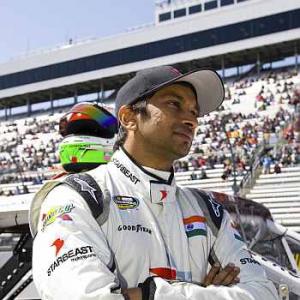 Karthikeyan back in Formula 1