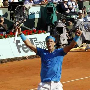 Nadal, Murray find their groove in Paris