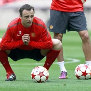 Berbatov keen to fight for Man United place