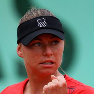 Tears and tantrums good for Zvonareva's game