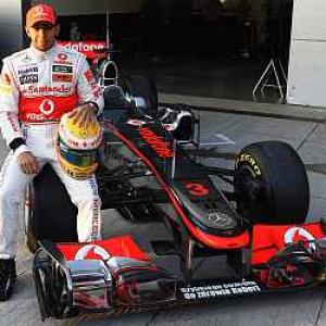 'Hamilton must stay with McLaren for F1 glory'