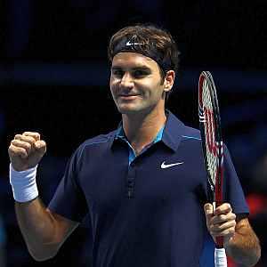 Federer beats Ferrer to reach London final