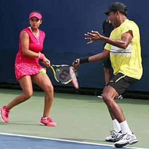 US Open: Bhupathi-Sania knocked out in 1st round