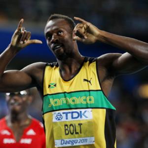 Brilliant Bolt cruises into 200 final 