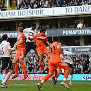 Adebayor double lifts Spurs, Newcastle win again
