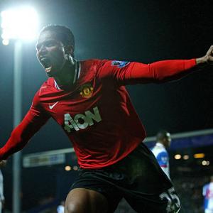 EPL PHOTOS: United shoot to five-point lead