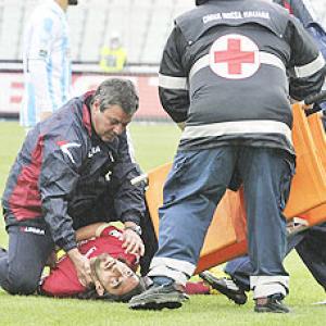 Livorno's Morosini dies, Italian games postponed