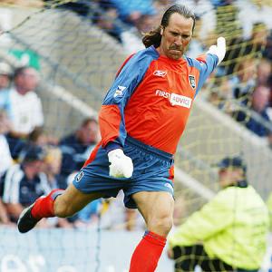 Olympic football should be for amateurs: Seaman