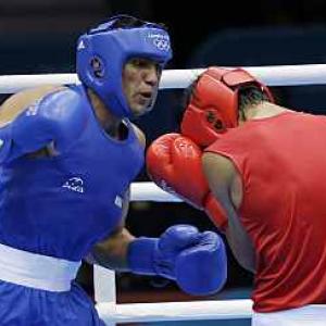 Boxer Manoj Kumar storms into last 16