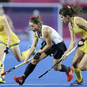 Argentina stun Australia to reach women hockey semis