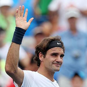 Murray crashes out, Federer cruises at Cincinnati