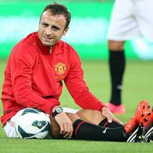 Berbatov joins Fulham on two-year deal