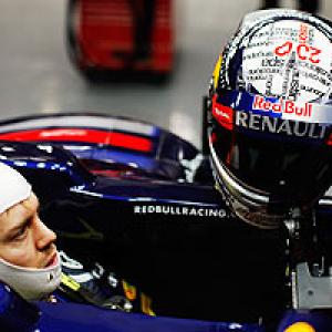 Red Bull drivers sent to back of grid in Abu Dhabi