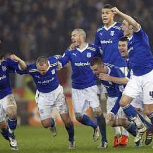 Cardiff reach League Cup final on penalties