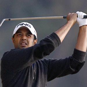 Atwal makes cut, Tiger and Mickelson miss out