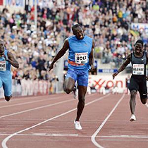 Bolt overcomes Powell challenge to win 100m in Oslo