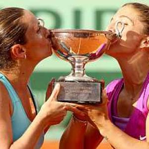 Errani keeps twin title dream alive with doubles victory