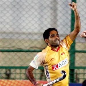 Punjab edge past Mumbai to stay top of WSH