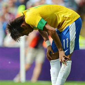Neymar misses penalty as Colombia hold Brazil