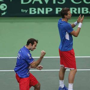 Photos: Czechs close in on Davis Cup title