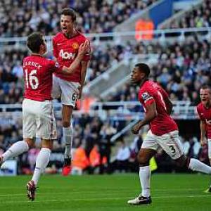 Man United in rampant mood, four straight wins for Spurs