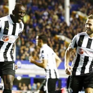Ba double earns Newcastle draw at Everton