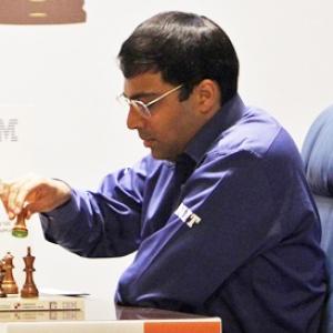 Anand draws with Aronian; Caruana leads