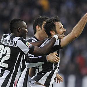 Late Vucinic brace gives Juventus victory