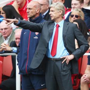 Problems for Wenger after opening-day Arsenal defeat