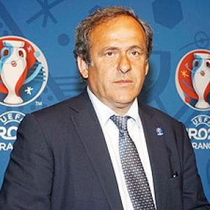 UEFA chief Platini wants revamp in player transfer system