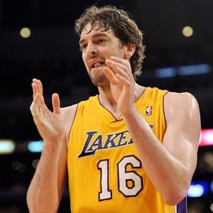 Lakers' Gasol out at least 6-8 weeks with foot injury