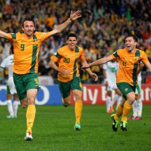 Australia beat Iraq to qualify for 2014 World Cup