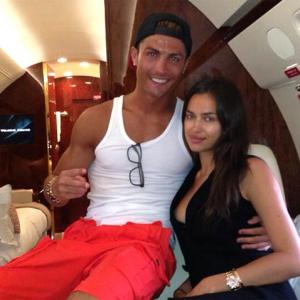 Ronaldo tweets 'intimate' photo with girlfriend