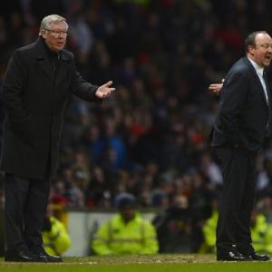 Ferguson snubs Benitez as feud simmers on