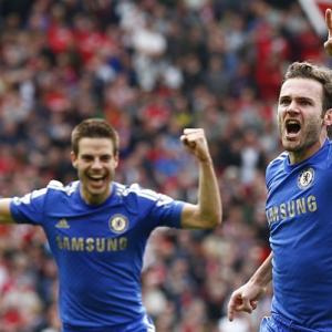 PHOTOS: Chelsea sink champions United with late own goal