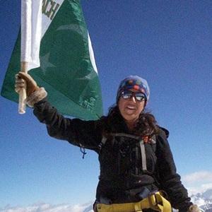 Samina becomes first Pakistani woman to scale Mt Everest