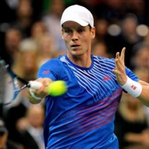 Serbia, Czech Republic share opening singles in Davis Cup final